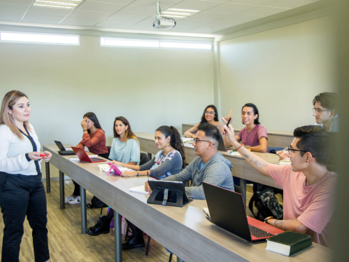 Image of Latina students working together